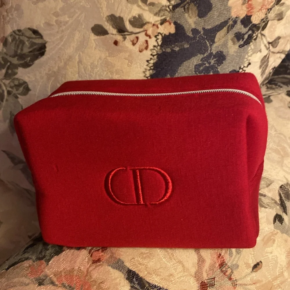 DIOR RED VELVET COSMETICS BAG NEW IN BOX 6” x 3” x 4” - Picture 6 of 9